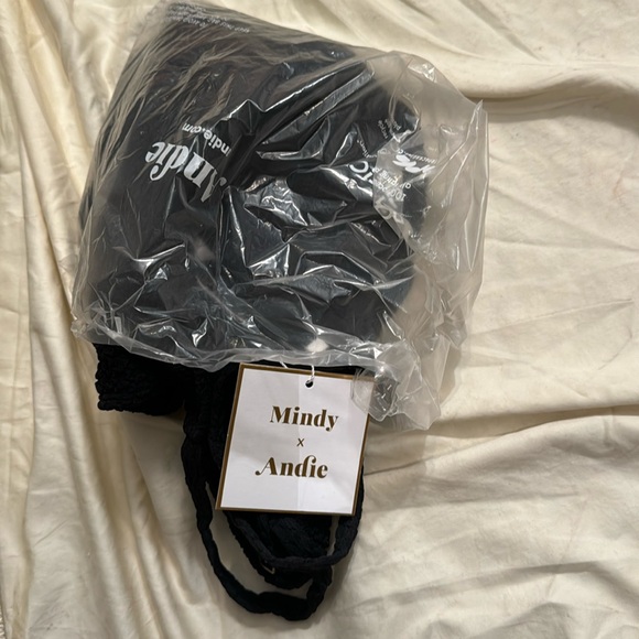 Andie one piece - Picture 2 of 4